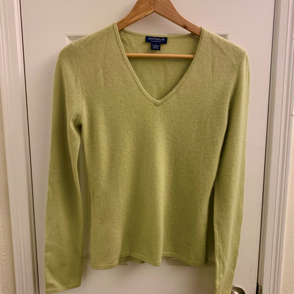 Chartreuse Cashmere V-Neck Sweater Ann Taylor - Light Green